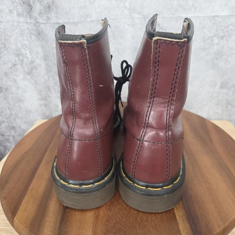Dr Martens 1460 Boots Mens 9 Cherry Red Leather Moto Combat 8-Eye‎ England